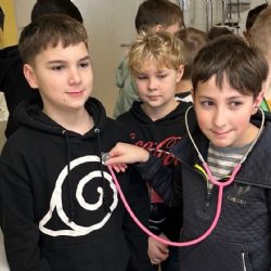 Domažlická nemocnice obnovila projekt Medvídek. Na prohlídku přišli první páťáci