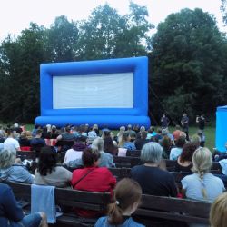 Doubravka láká na kulturní léto: Chystá letní kino i slavnosti vína