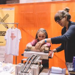 Druhý ročník designové přehlídky startující v pondělí v Plzni vkročí i do města