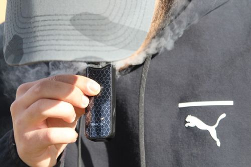 Foto: Elektronické cigarety pronikají do škol v kraji