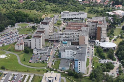 Foto: Fakultní nemocnice vydala plošný zákaz návštěv, přidávají se další zařízení