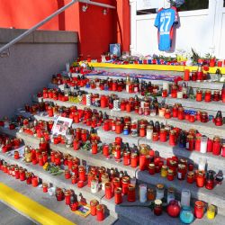 Fanoušci se celé pondělí loučili na stadionu s Františkem Rajtoralem