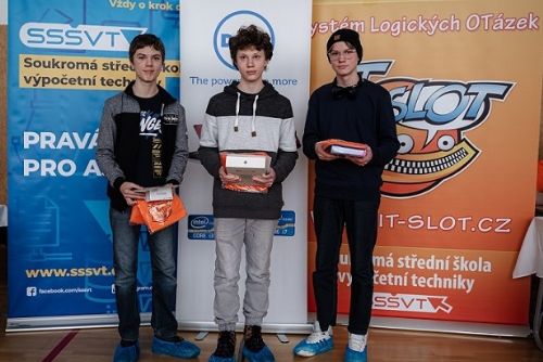 Foto: Finále soutěže IT-SLOT: v informatice dominují chlapci 