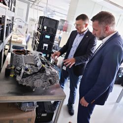 Firmy nabízí pomoc s výukou technických oborů