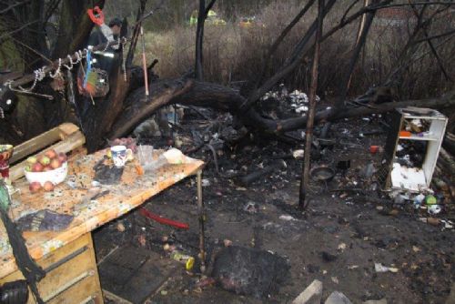 Foto: Usínej bezpečně. Hasiči a Charita v Plzni varují bezdomovce před požáry