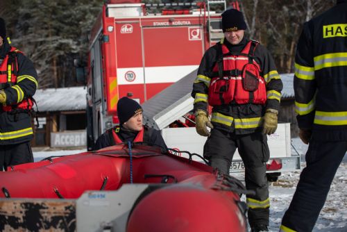 Foto: Plzeň přispěje dobrovolným hasičům na MHD