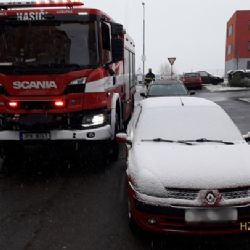Hasičům v Plzni komplikují výjezdy špatně zaparkovaná auta