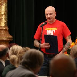 Hejtman předal čestné plakety za odvážné občanské postoje 