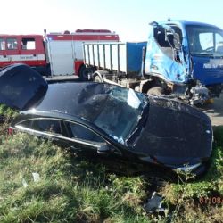 Hlavní tah Plzeň - Klatovy zablokovalo uhlí vysypané z kamionu