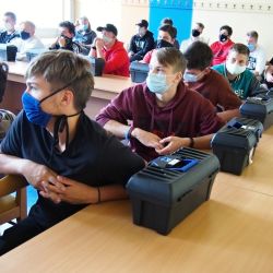 I letos dostali žáci od kraje sady nářadí