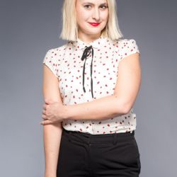 I přes zákaz živého vystupování se stand-up komička Lucie Macháčková rozhodně nenudí