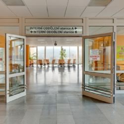 Interní oddělení Domažlické nemocnice má od června nové lékaře a obsazený primariát