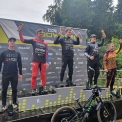 iXS European Downhill Cup na Špičáku vyhrál Botteram 