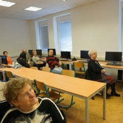 Jarní počítačové kurzy pro seniory jsou zahájeny