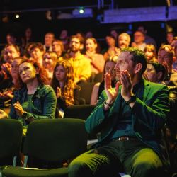 Jeden svět Plzeň: Silné příběhy, panelové debaty i virtuální realita