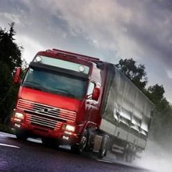 Kamionoví dopravci nesouhlasí se zákazem parkování v Plzni
