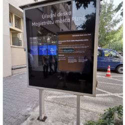 Klasickou úřední desku nahradila Plzeň elektronickou