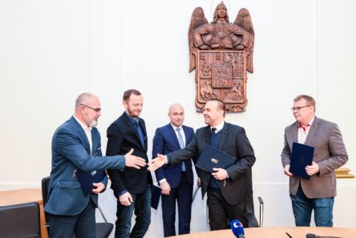 Foto: Koalice představila programové prohlášení, Plzeň chce moderní a hrdou