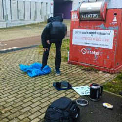 Kradli v kontejneru na elektroodpad
