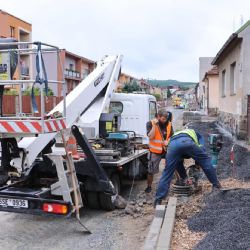 Kraj letos chystá téměř 90 dopravních staveb, uleví se například Rokycanům