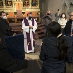 Kraj, město a biskupství převzaly sošku Madony plzeňské od Západočeské galerie