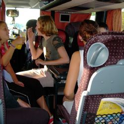 Kraj přispěje Velharticím na pořízení autobusu na dopravu dětí  