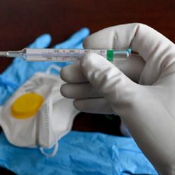 Pokles nemocnosti v kraji pokračuje, nemocnice jsou ale dál zatížené