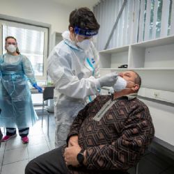 Krizový štáb kraje: roste počet nemocných, kapacity nemocnic přestávají stačit