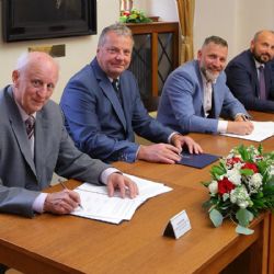 Memorandum prohloubí spolupráci s basketbalisty a volejbalisty