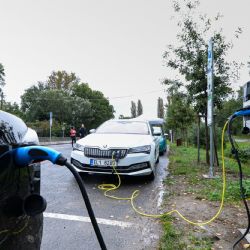 Město Plzeň má svou první nabíjecí stanici pro elektromobily  