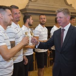 Město poděkovalo FC Viktoria Plzeň za zisk titulu. I šekem pro mládežníky 