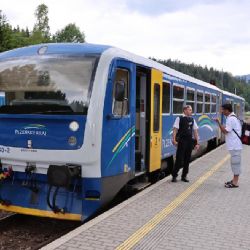 Mezi Plzeňským a Jihočeským krajem i Bavorskem už se jezdí na jednu jízdenku