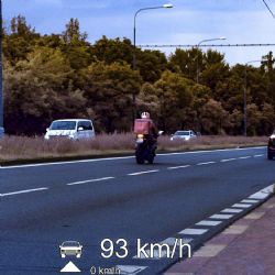 Motorkář se proháněl Domažlickou více než devadesátkou 