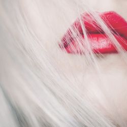 Muž rozesílal fotky a videa s dětskou pornografií
