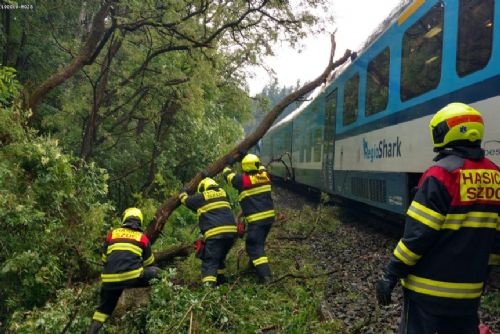 Foto: Správa železnic evidovala během bouře nejvíc událostí v plzeňské oblasti
