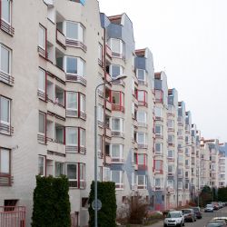 Na sídlišti, nebo v domku? Tématem přednášky je bydlení po roce 1989