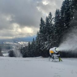 Na Špičáku začali zasněžovat