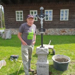 Na šumavské Rovině požehnají v neděli novému křížku