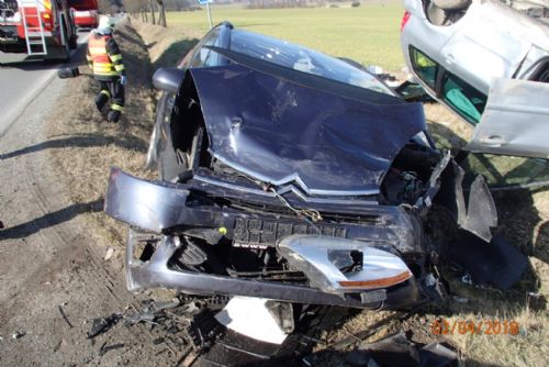 Foto: Nehoda na křižovatce Všeruby-Kokořov: Dvě zranění