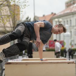 Nejlepší čeští parkouristé se v sobotu sjedou do Plzně. I s hvězdým Tarym 