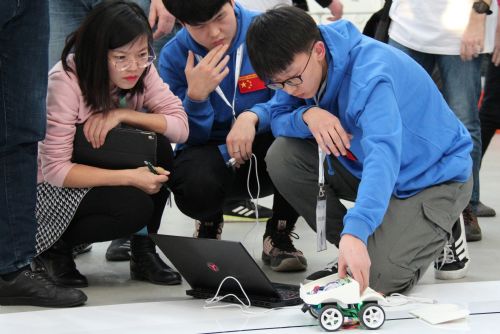 Foto: Nejlepší Robo vozítko v Plzni sestavili studenti z Chorvatska