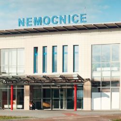 Nemocnice v Domažlicích, Klatovech a Rokycanech vyhlásily zákaz návštěv