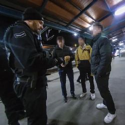 Nezvaní hosté ve vlaku. Jeden spolupracoval, druhý chtěl vzít nohy na ramena