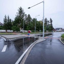 Nová okružní křižovatka v Červeném Hrádku zpřehledňuje provoz
