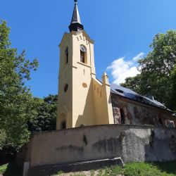Zakázkové truhlářství ZAJDA s.r.o. rekonstruovalo žaluzie do věže a okna v tzv. kostele duchů (Kostel svatého Jiří v Lukové)