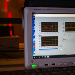 Nový přístroj pomáhá zkoumat elektroizolační materiály