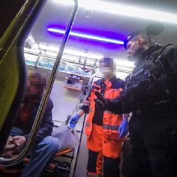 Po ostrých slovech v supermarketu putoval opilec až na záchytku 