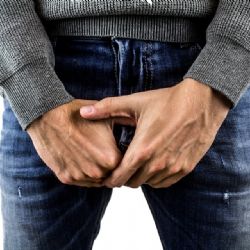 Onanuje na veřejnosti už 39 let