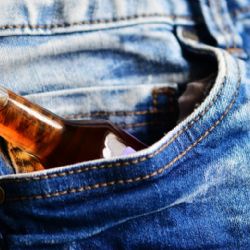 Opilec řídil dopravu na rušné plzeňské křižovatce  