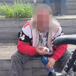 Opilec skončil v péči záchranářů po pádu obličejem na kolo